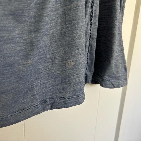 Lululemon Run For Gold Tank
Heathered Blue Denim / Deep Navy Size 8 - Picture 9 of 9